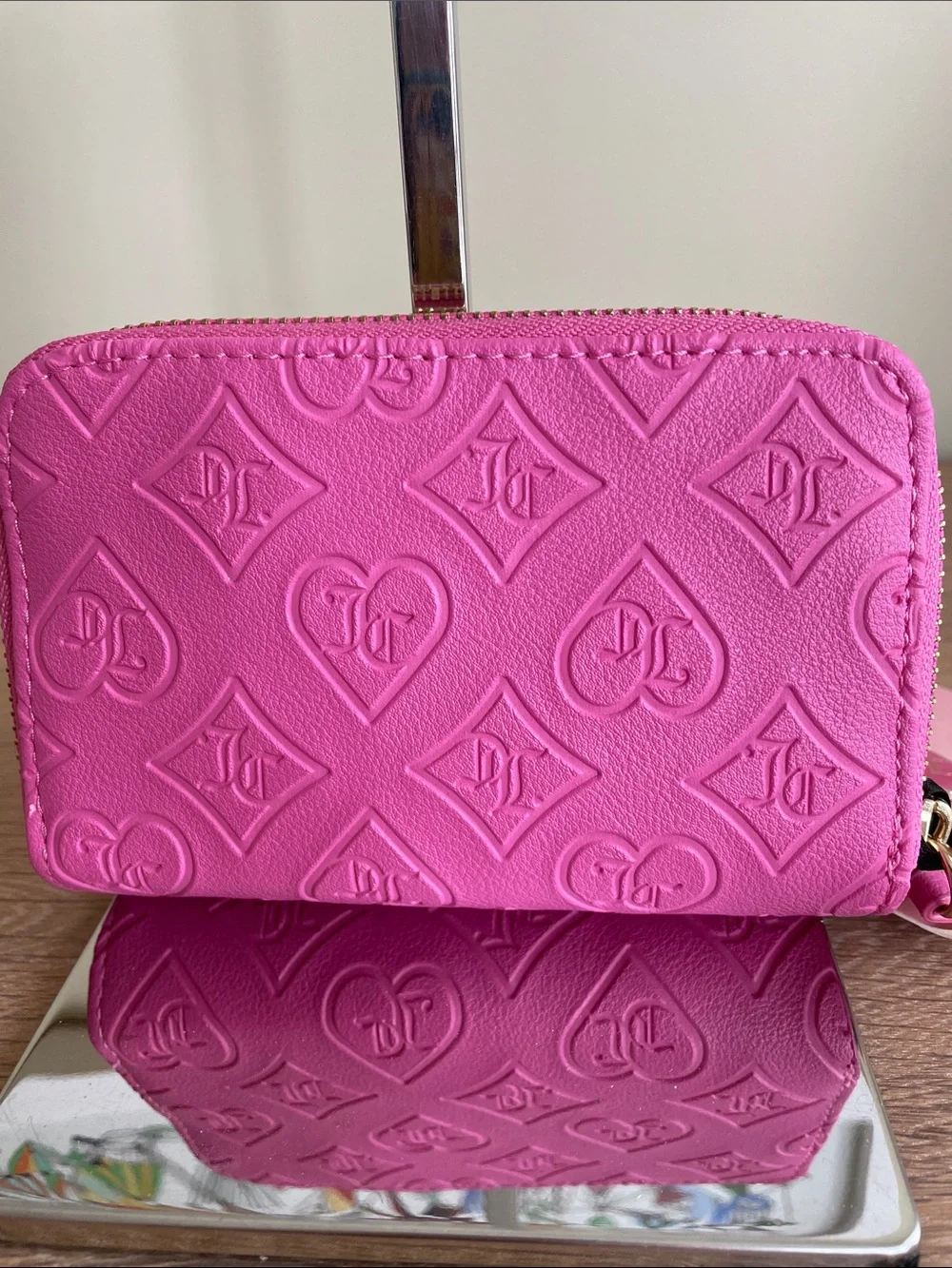 JUICY COUTURE “GOOD TIMES” MEDIUM DB. ZIP AROUND WALLET Heart Embossed Hot Pink